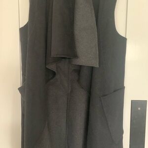 Chic Black Sleeveless BCBGMAXAZRIA Reversible Duster